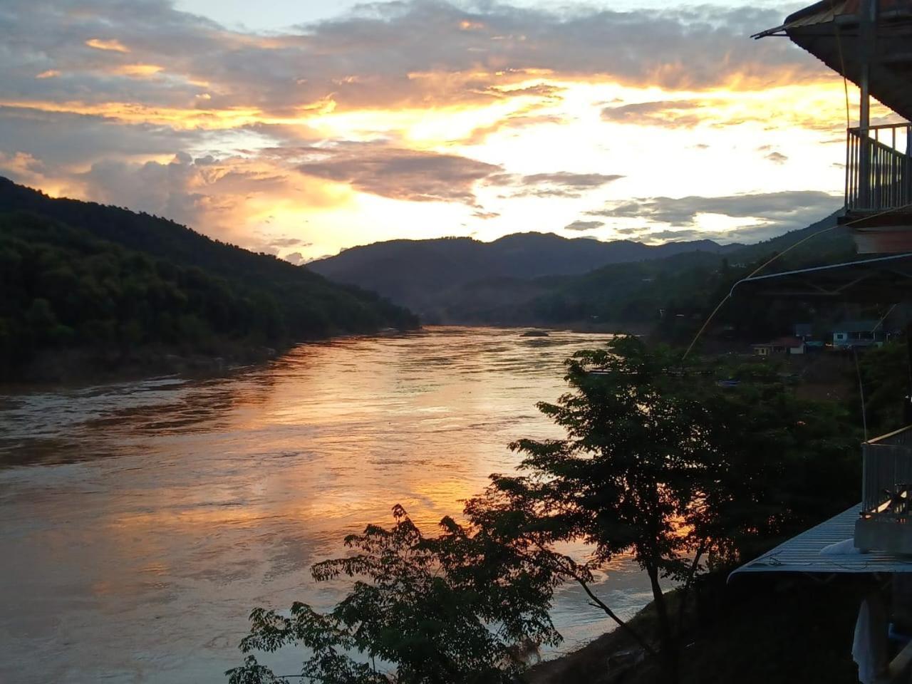 Villa Mekong 2 Guesthouse ปากแบ่ง ภายนอก รูปภาพ