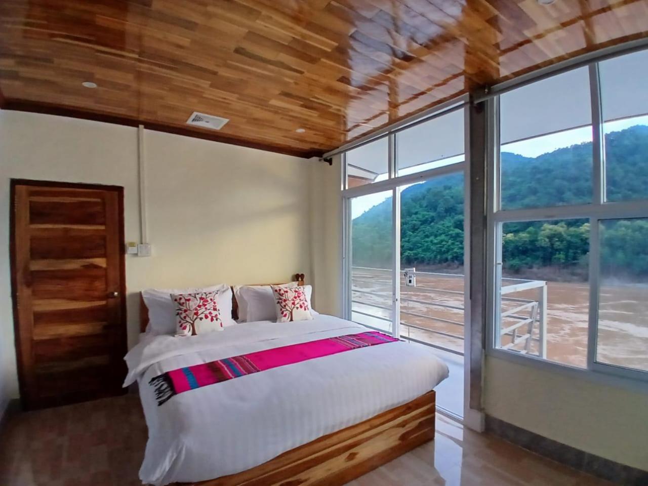 Villa Mekong 2 Guesthouse ปากแบ่ง ภายนอก รูปภาพ